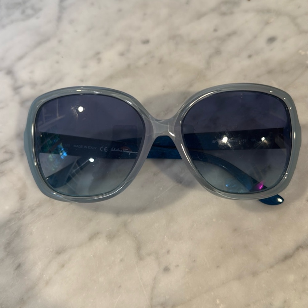 Ferregamo sunglasses 2 shades of Blue